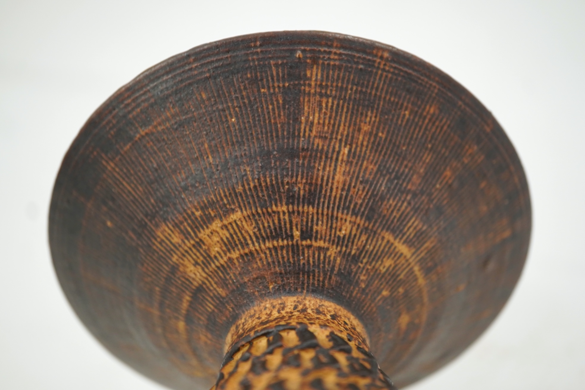 Ray Marshall, studio pottery textured vase, signed and dated 1962, 10cm high